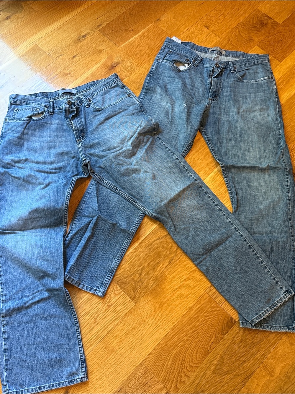 Classic Men's Blue Jeans - Casual Straight Fit Wrangler 34/32 two pairs